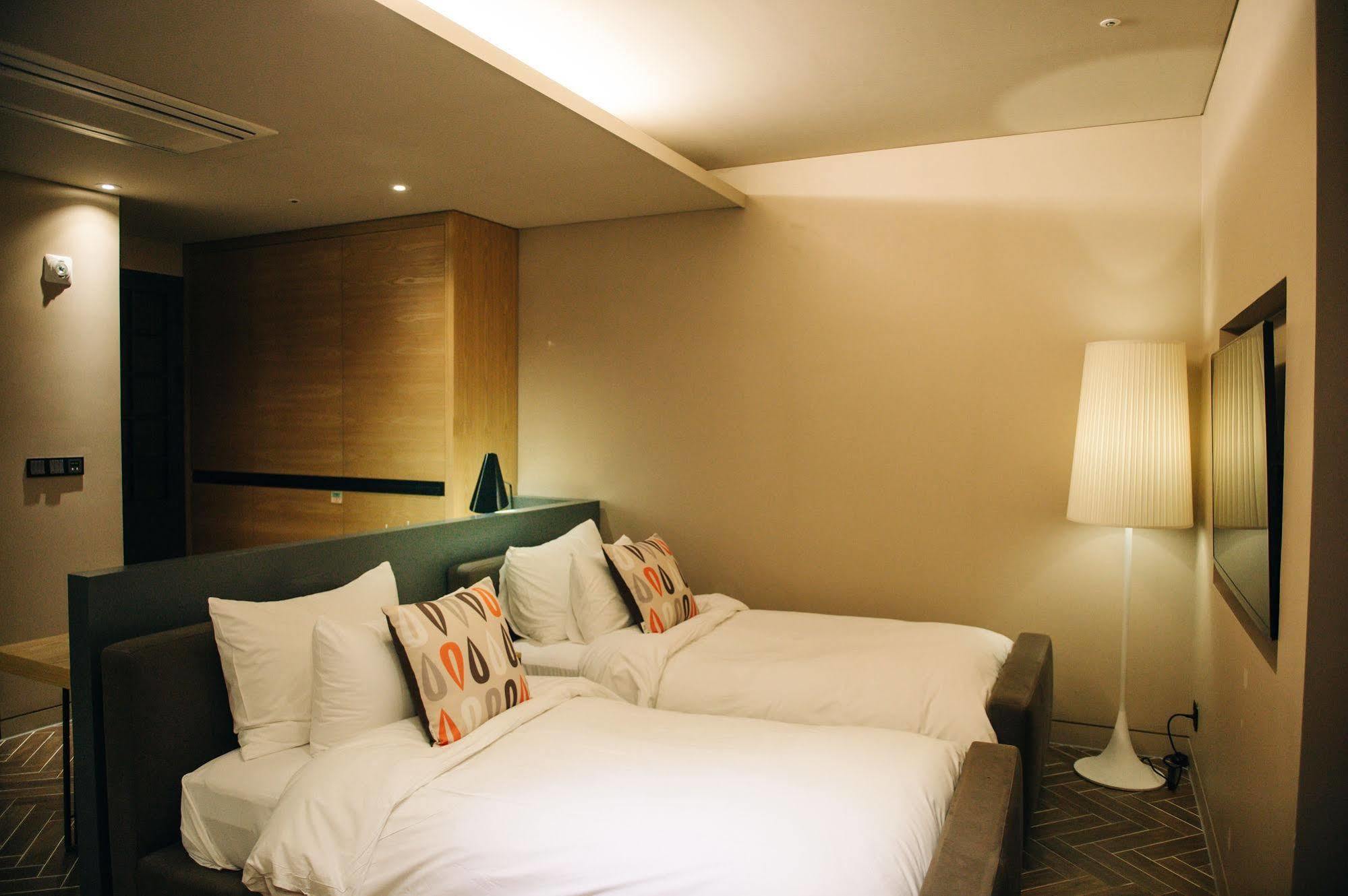 Hotel Lacky Daejeon Bagian luar foto