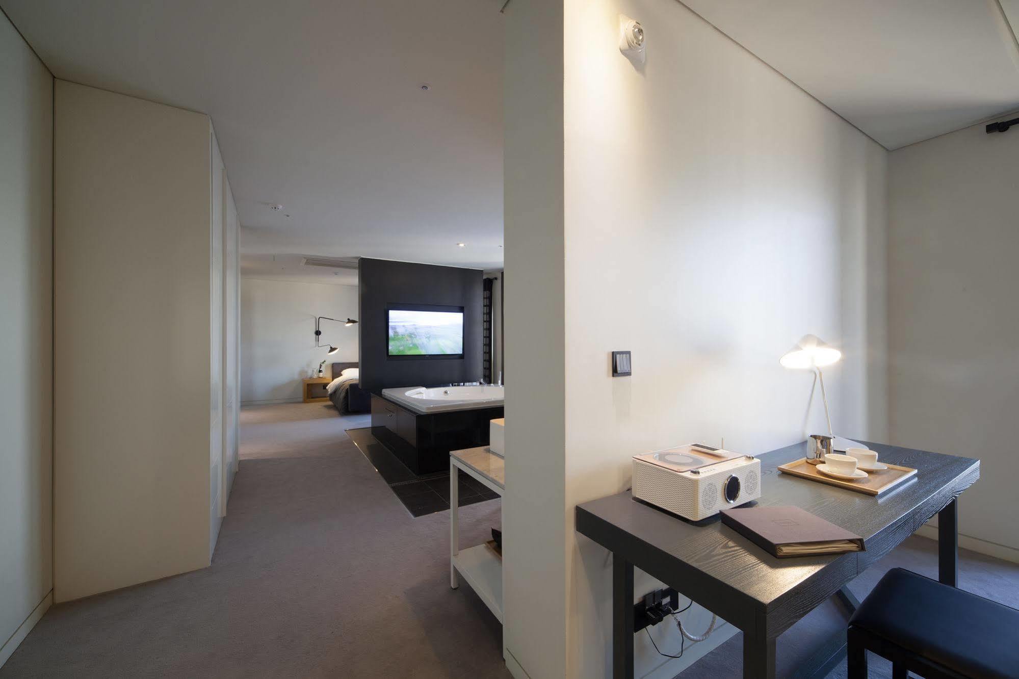 Hotel Lacky Daejeon Bagian luar foto