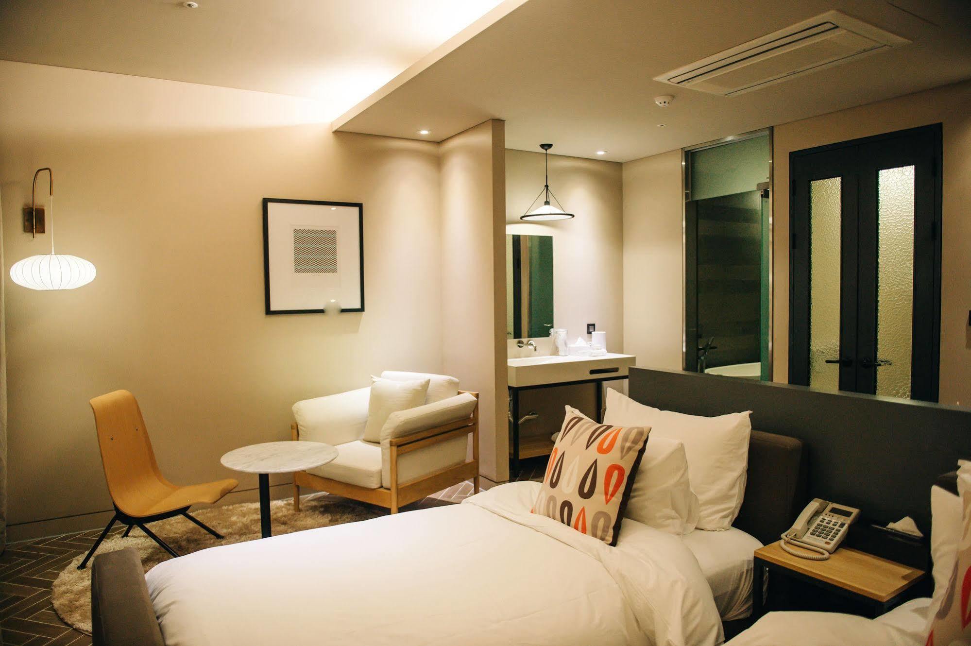 Hotel Lacky Daejeon Bagian luar foto